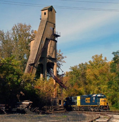 The former Baltimore & Ohio coaling tower is one of the most disctinctive railroad landmarks in Akron. (Photograph by Richard Thompson)
