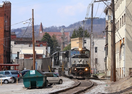 C51 passing through Windber on the branch to the Rosebud loadout.